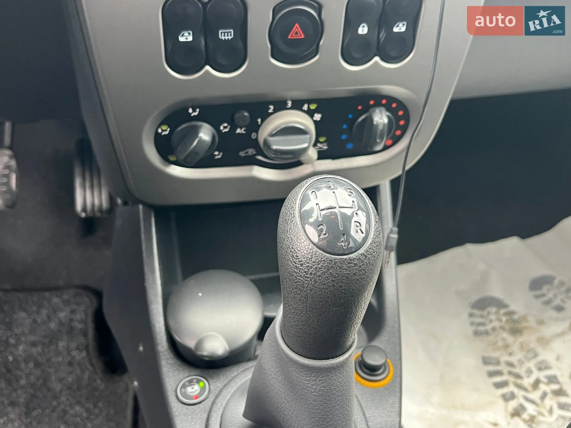 2011 Dacia Sandero - мініатюра 11