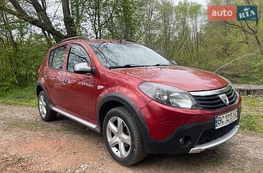 Хэтчбек Dacia Sandero StepWay 2011 в Стрые