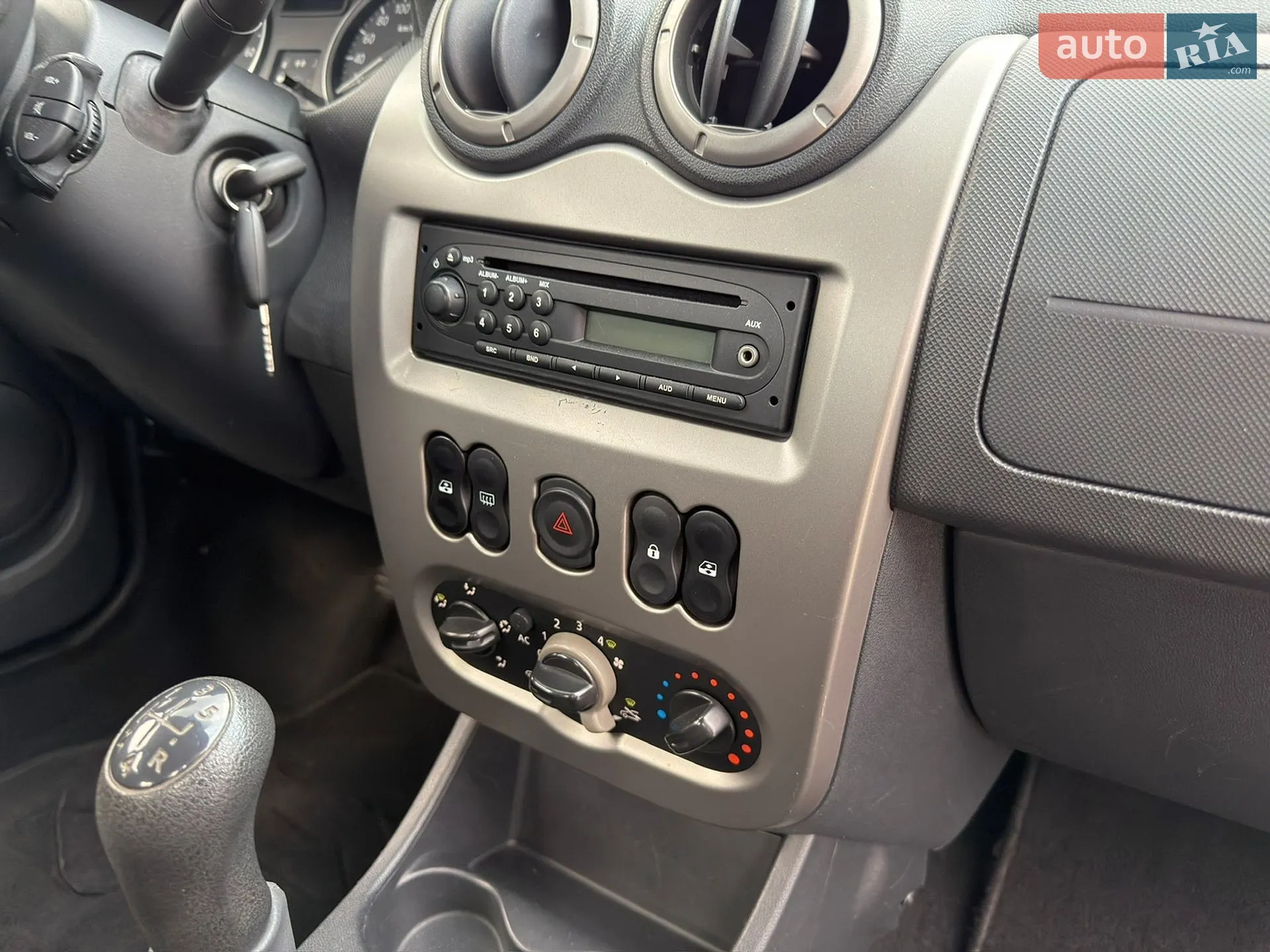 2012 Dacia Sandero - мініатюра 27