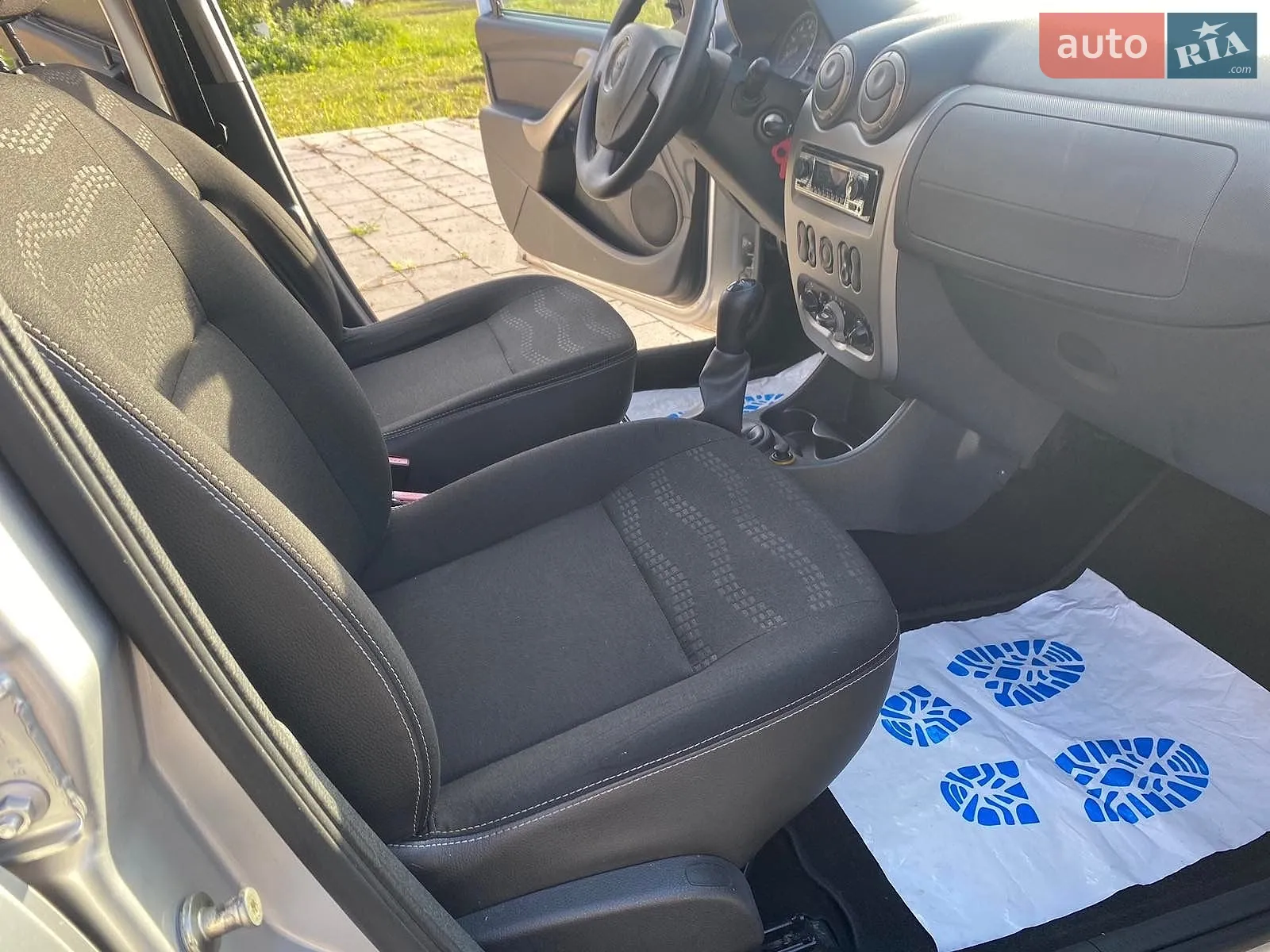 2010 Dacia Sandero - мініатюра 13