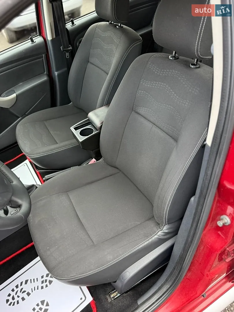 2011 Dacia Sandero - мініатюра 135