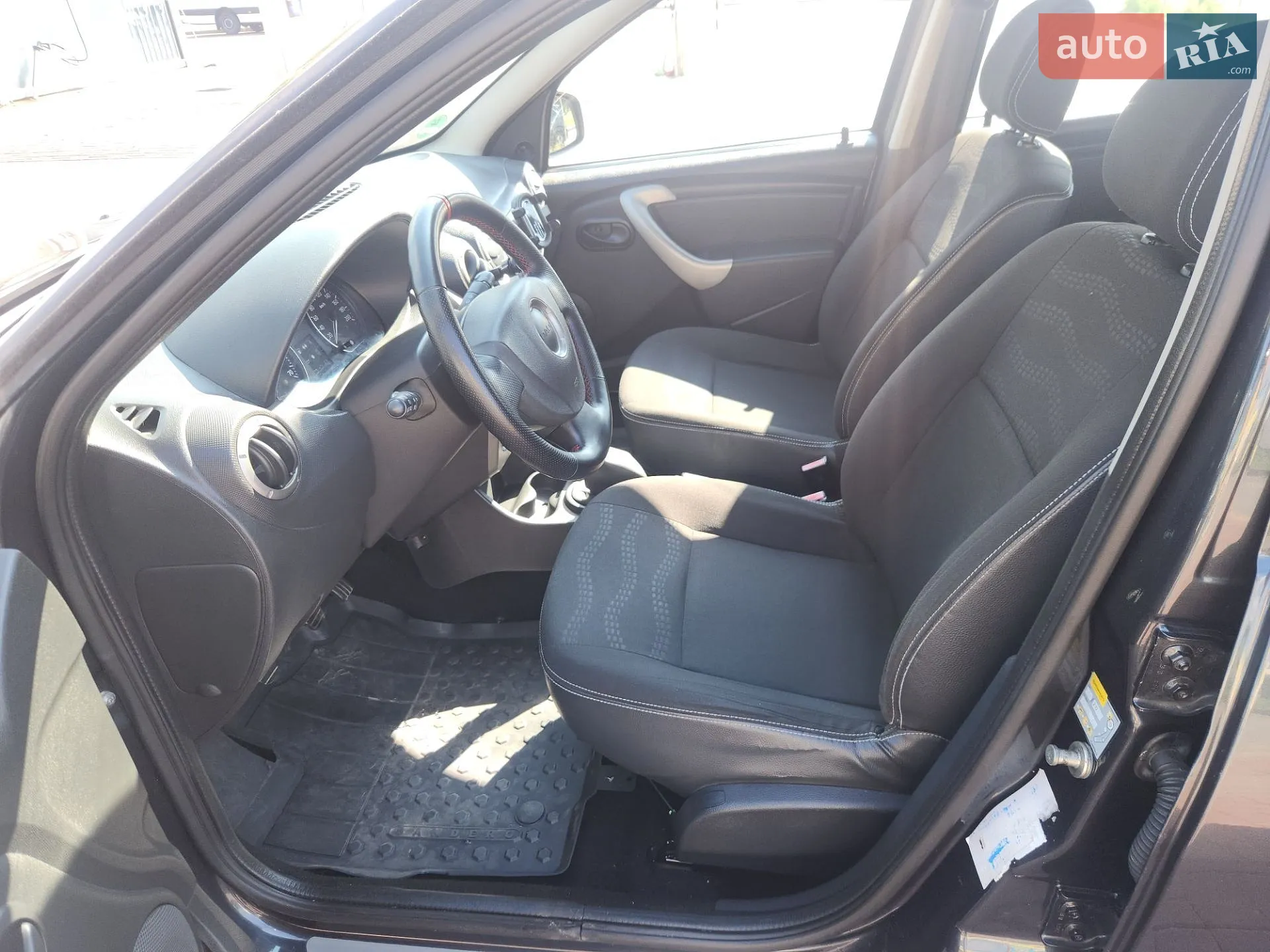 2010 Dacia Sandero - мініатюра 10