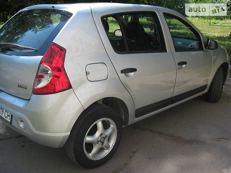 Универсал Dacia Sandero 2009 в Звенигородке