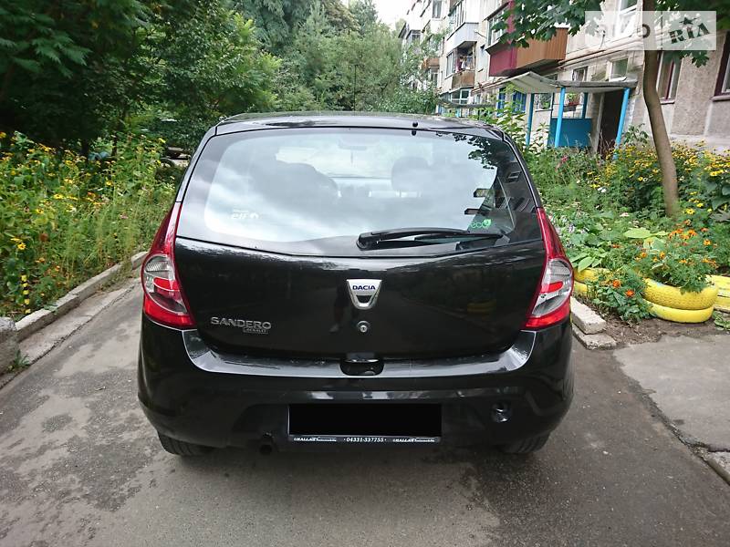 Хетчбек Dacia Sandero 2010 в Полтаві