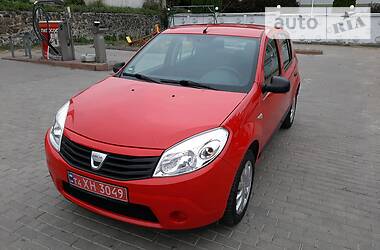 Хэтчбек Dacia Sandero 2009 в Ровно