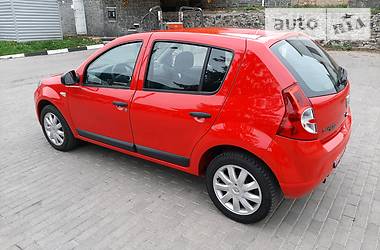 Хэтчбек Dacia Sandero 2009 в Ровно