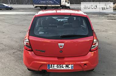 Седан Dacia Sandero 2011 в Тернополе