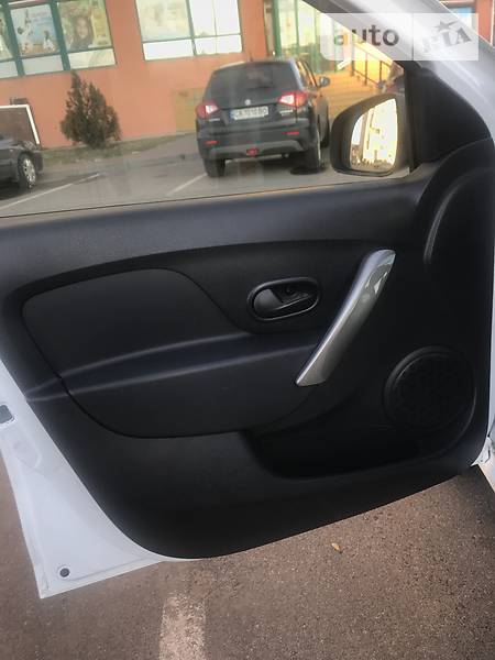 Хетчбек Dacia Sandero 2013 в Черкасах
