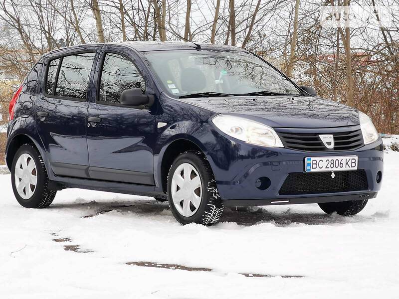 Хетчбек Dacia Sandero 2009 в Золочеві