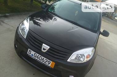 Хэтчбек Dacia Sandero 2009 в Самборе