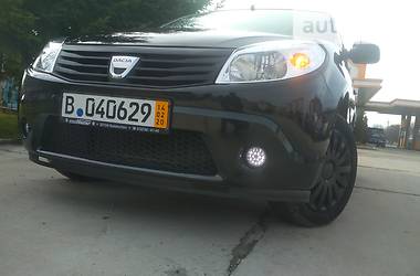 Хэтчбек Dacia Sandero 2009 в Самборе