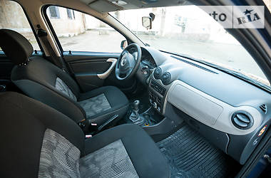 Хетчбек Dacia Sandero 2009 в 