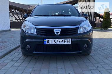 Хетчбек Dacia Sandero 2008 в 