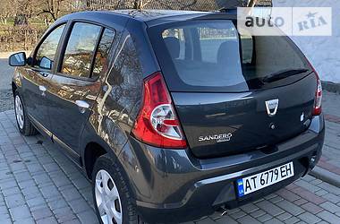 Хетчбек Dacia Sandero 2008 в 