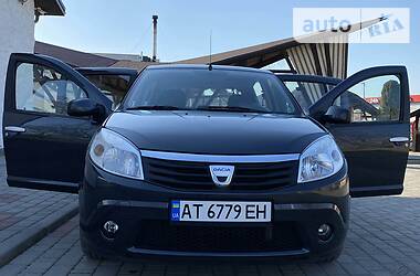 Хетчбек Dacia Sandero 2008 в 