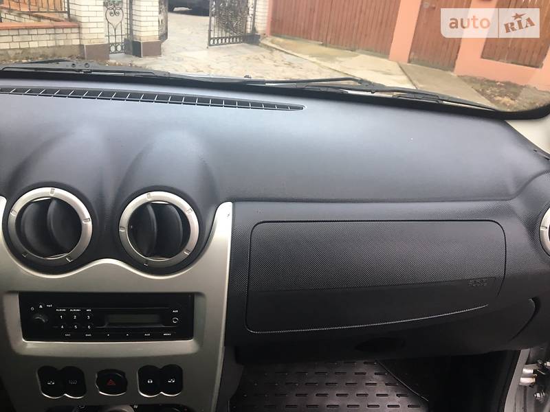 Хетчбек Dacia Sandero 2011 в Бердичеві