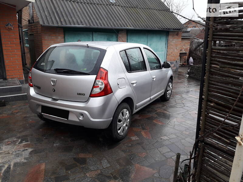 Хетчбек Dacia Sandero 2011 в Бердичеві