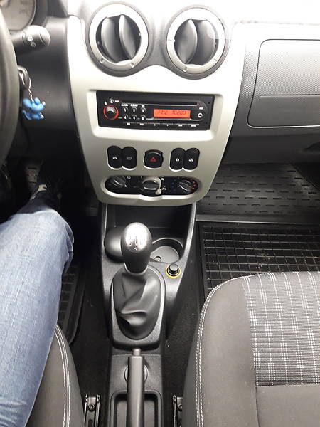 Хетчбек Dacia Sandero 2011 в Бердичеві