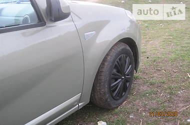 Хетчбек Dacia Sandero 2009 в 