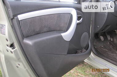 Хетчбек Dacia Sandero 2009 в 