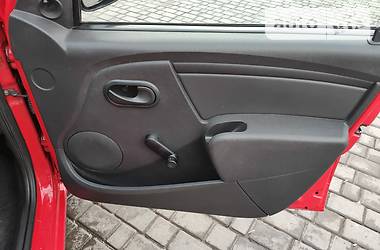 Хетчбек Dacia Sandero 2008 в 