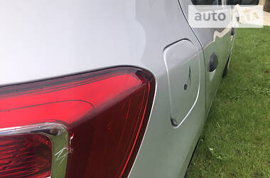 Хетчбек Dacia Sandero 2016 в 