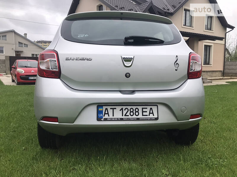Хэтчбек Dacia Sandero 2016 в Ивано-Франковске