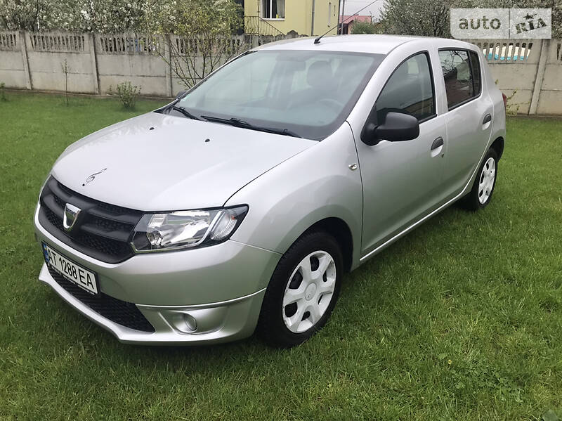 Хэтчбек Dacia Sandero 2016 в Ивано-Франковске