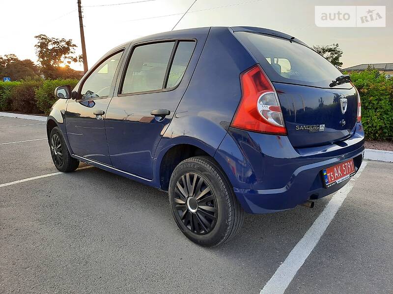 Хетчбек Dacia Sandero 2010 в Полтаві фото 22 Хетчбек Dacia Sandero 2010 в Полтаві