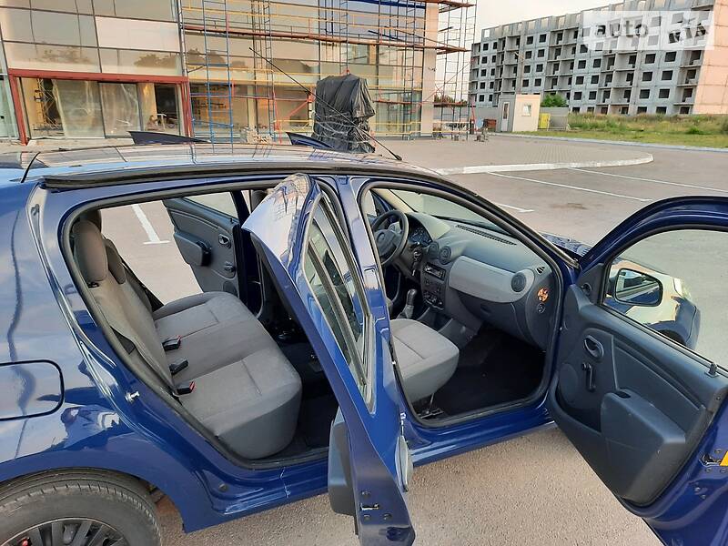 Хетчбек Dacia Sandero 2010 в Полтаві фото 38 Хетчбек Dacia Sandero 2010 в Полтаві