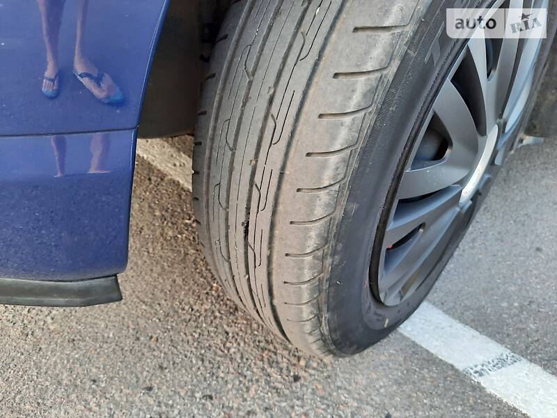 Хетчбек Dacia Sandero 2010 в Полтаві фото 53 Хетчбек Dacia Sandero 2010 в Полтаві