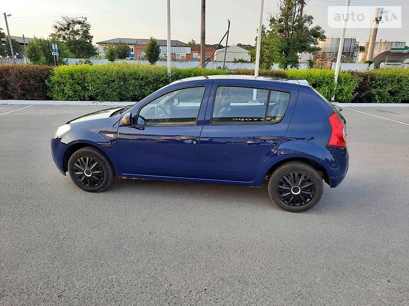 Хетчбек Dacia Sandero 2010 в Полтаві фото 77 Хетчбек Dacia Sandero 2010 в Полтаві