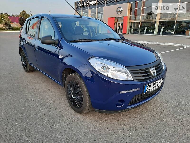 Хетчбек Dacia Sandero 2010 в Полтаві фото 84 Хетчбек Dacia Sandero 2010 в Полтаві