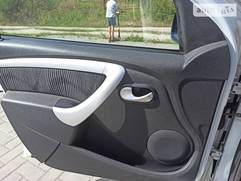 Хетчбек Dacia Sandero 2009 в Кременчуці