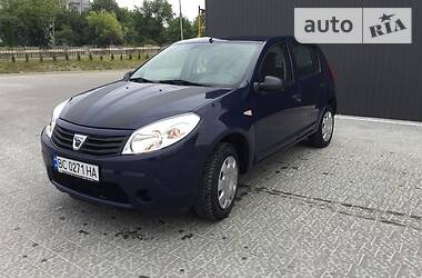 Хетчбек Dacia Sandero 2011 в Дрогобичі