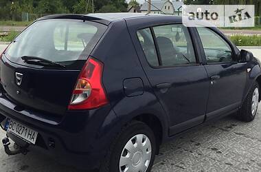 Хетчбек Dacia Sandero 2011 в Дрогобичі