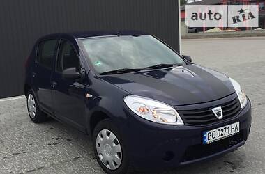 Хетчбек Dacia Sandero 2011 в 