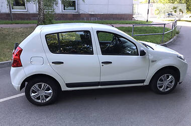 Хэтчбек Dacia Sandero 2010 в Виннице