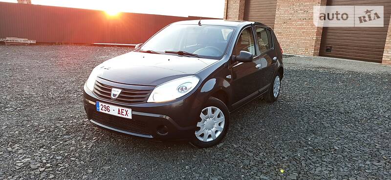 Хетчбек Dacia Sandero 2008 в Луцьку