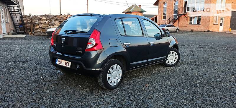 Хетчбек Dacia Sandero 2008 в Луцьку