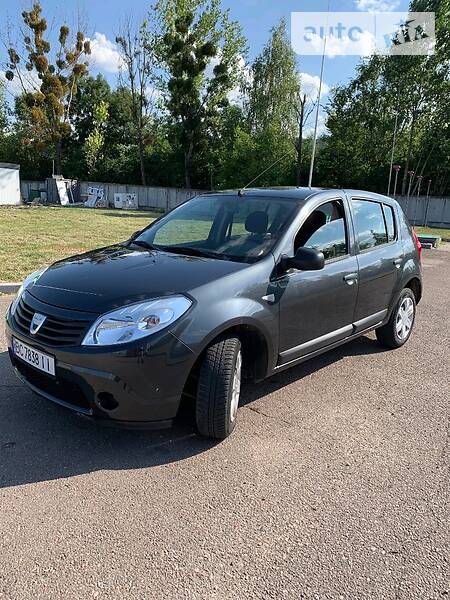Хетчбек Dacia Sandero 2009 в Золочеві фото 3 Хетчбек Dacia Sandero 2009 в Золочеві