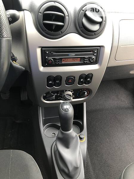 Хэтчбек Dacia Sandero 2009 в Дрогобыче