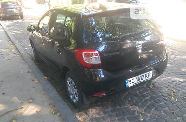 Хэтчбек Dacia Sandero 2016 в Львове