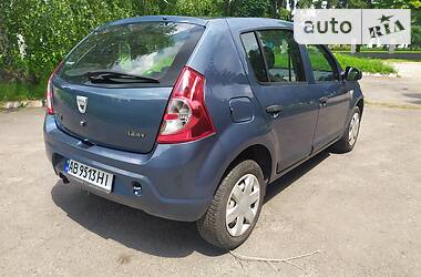 Хэтчбек Dacia Sandero 2009 в Немирове