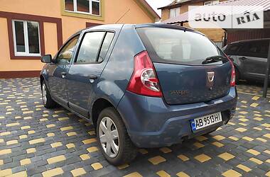 Хэтчбек Dacia Sandero 2009 в Немирове