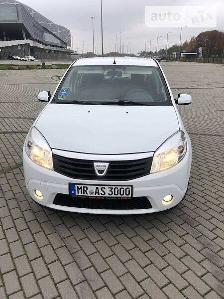 Хэтчбек Dacia Sandero 2009 в Львове