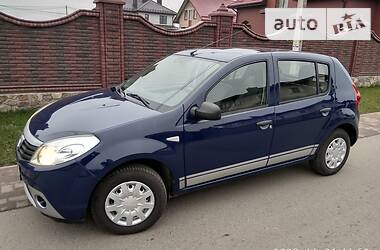 Хэтчбек Dacia Sandero 2009 в Ровно