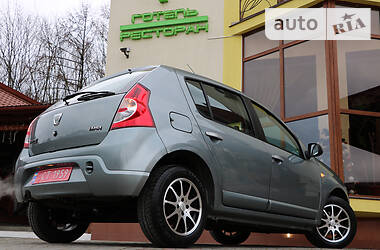 Хетчбек Dacia Sandero 2009 в Трускавці