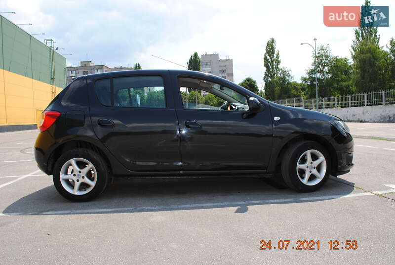 Хетчбек Dacia Sandero 2012 в Кропивницькому