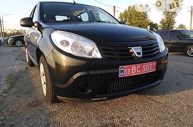 Хэтчбек Dacia Sandero 2009 в Днепре